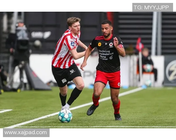 前进之鹰与埃因霍温青的激烈对决展现足球魅力与团队精神